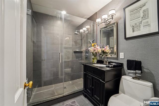 118 Lakewood Avenue, Ho-ho-kus, NJ 07423