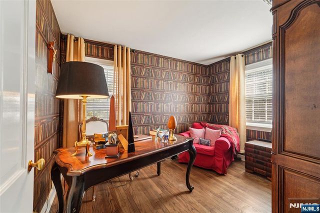 118 Lakewood Avenue, Ho-ho-kus, NJ 07423