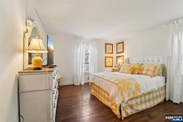 118 Lakewood Avenue, Ho-ho-kus, NJ 07423