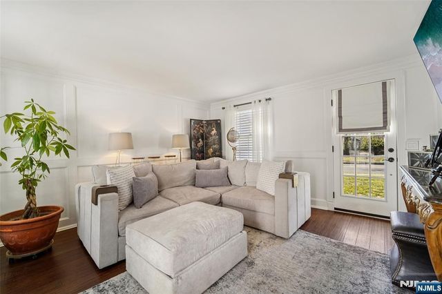 118 Lakewood Avenue, Ho-ho-kus, NJ 07423