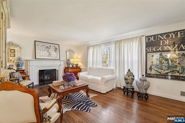 118 Lakewood Avenue, Ho-ho-kus, NJ 07423