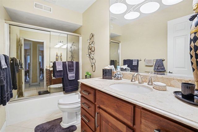 355 W Columbia Avenue 104, Battle Creek, MI 49015