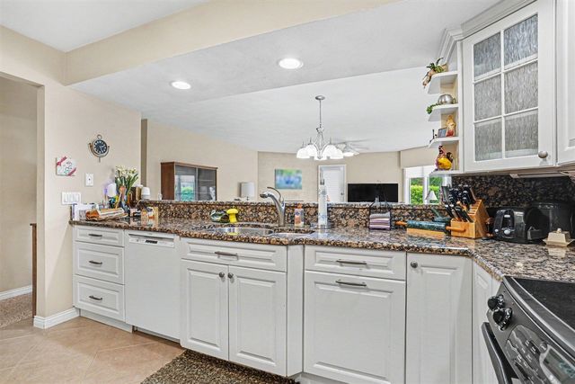 355 W Columbia Avenue 104, Battle Creek, MI 49015