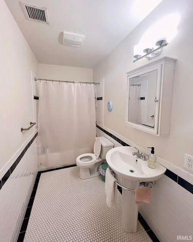 213 N Walnut Street 1 3 4, Bloomington, IN 47404