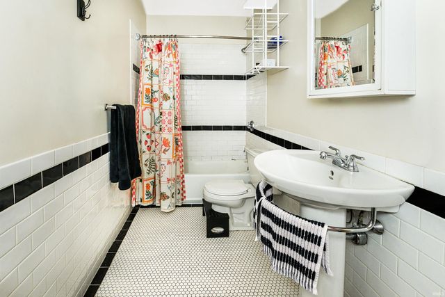 213 N Walnut Street 1 3 4, Bloomington, IN 47404