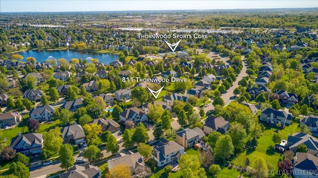 811 W Thornwood Drive, South Elgin, IL 60177