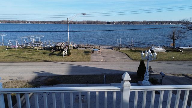 5374 S County Rd 210, Knox, IN 46534