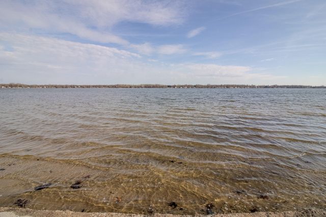 5374 S County Rd 210, Knox, IN 46534