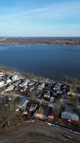 5374 S County Rd 210, Knox, IN 46534