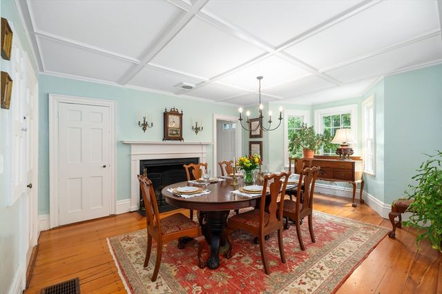 1 Main Street, Essex, MA 01929