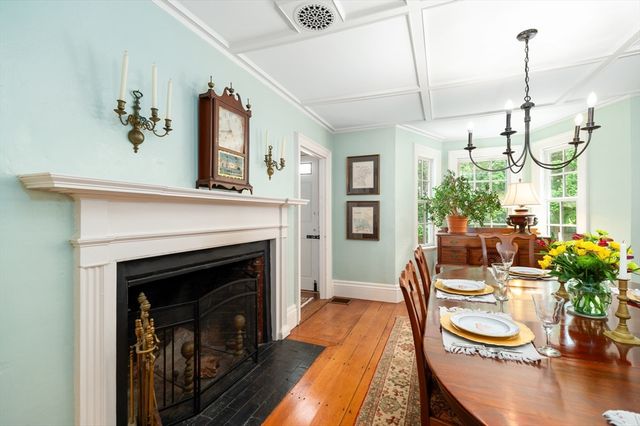1 Main Street, Essex, MA 01929