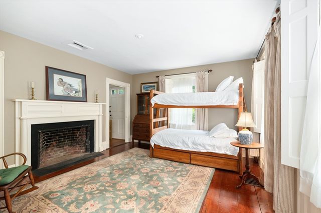 1 Main Street, Essex, MA 01929