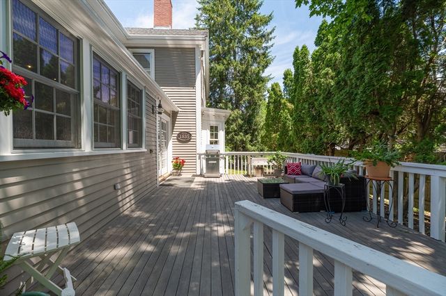 1 Main Street, Essex, MA 01929