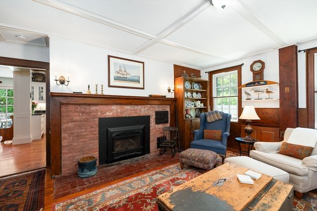 1 Main Street, Essex, MA 01929