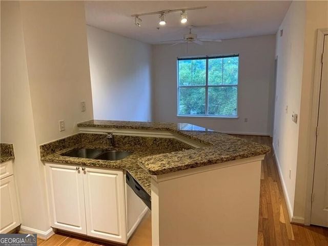 10 Perimeter Summit Boulevard NE 1404, Brookhaven, GA 30319