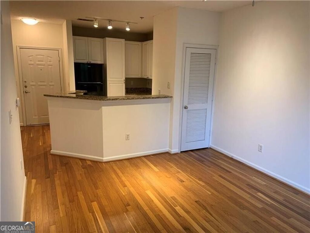 10 Perimeter Summit Boulevard NE 1404, Brookhaven, GA 30319