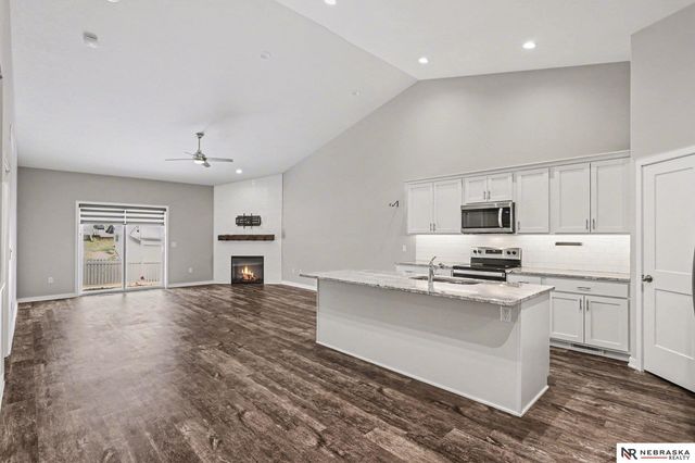 5928 S 93rd Street, Lincoln, NE 68526