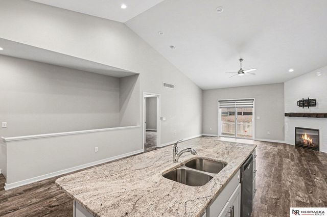 5928 S 93rd Street, Lincoln, NE 68526