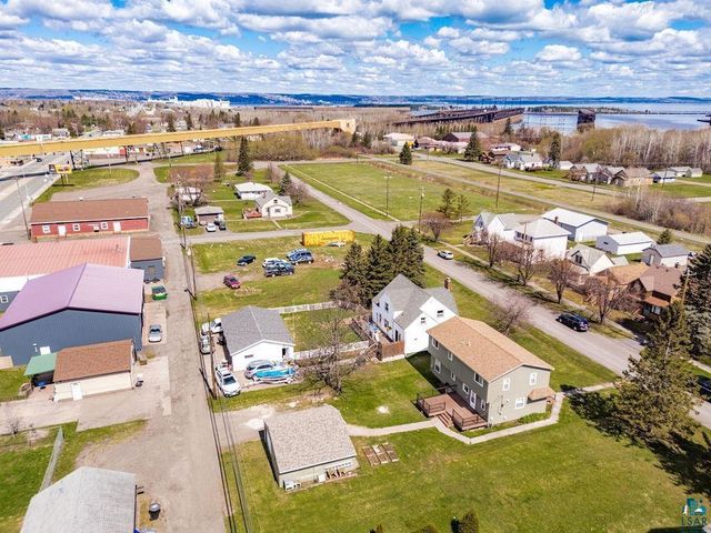 4018 1st St, Superior, WI 54880