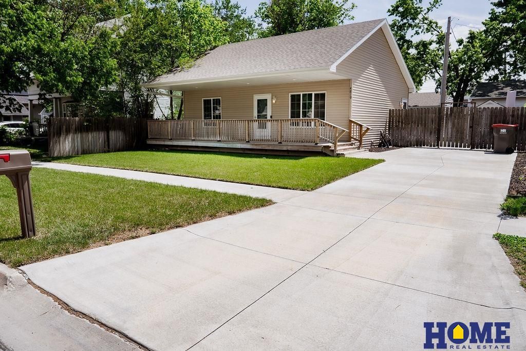 4819 Greenwood Street, Lincoln, NE 68504