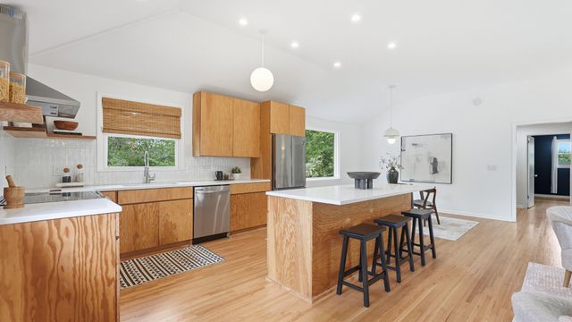 2101 Porter Rd, Nashville, TN 37206