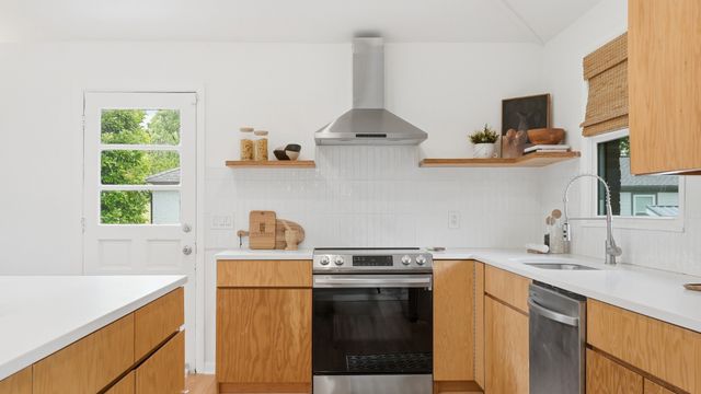 2101 Porter Rd, Nashville, TN 37206