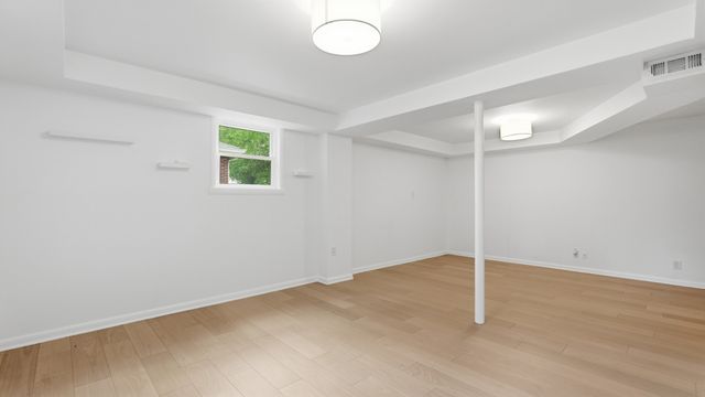2101 Porter Rd, Nashville, TN 37206