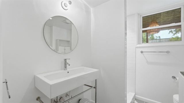 2101 Porter Rd, Nashville, TN 37206