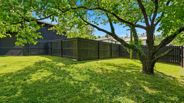 2101 Porter Rd, Nashville, TN 37206
