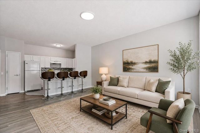 221 Beach 80th Street 1G, Far Rockaway, NY 11693
