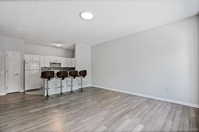 221 Beach 80th Street 1G, Far Rockaway, NY 11693