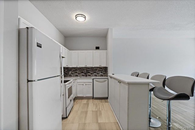 221 Beach 80th Street 1G, Far Rockaway, NY 11693