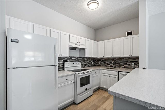 221 Beach 80th Street 1G, Far Rockaway, NY 11693