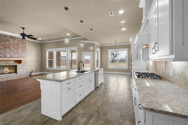 273 Forza Lane, Tontitown, AR 72762