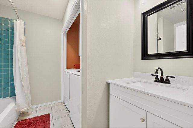2900 Vista Del Rey NE 35D, Albuquerque, NM 87112