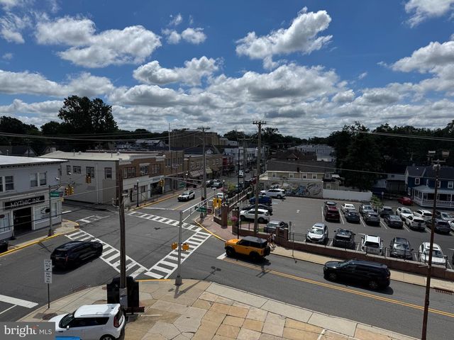 8 N BROADWAY, Pitman, NJ 08071