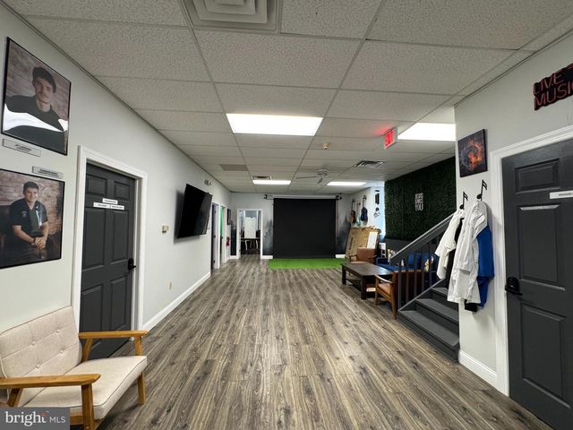 8 N BROADWAY, Pitman, NJ 08071