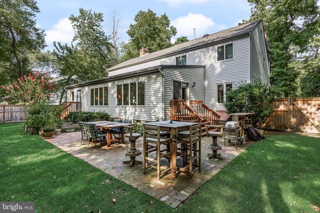 4 YORKSHIRE DR, Medford, NJ 08055