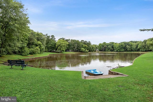 4 YORKSHIRE DR, Medford, NJ 08055