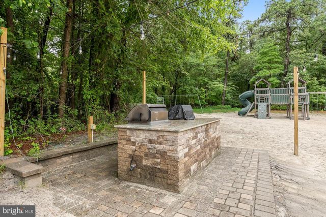4 YORKSHIRE DR, Medford, NJ 08055