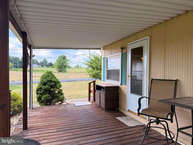 390 N CRAWFORD RD, Grantville, PA 17028