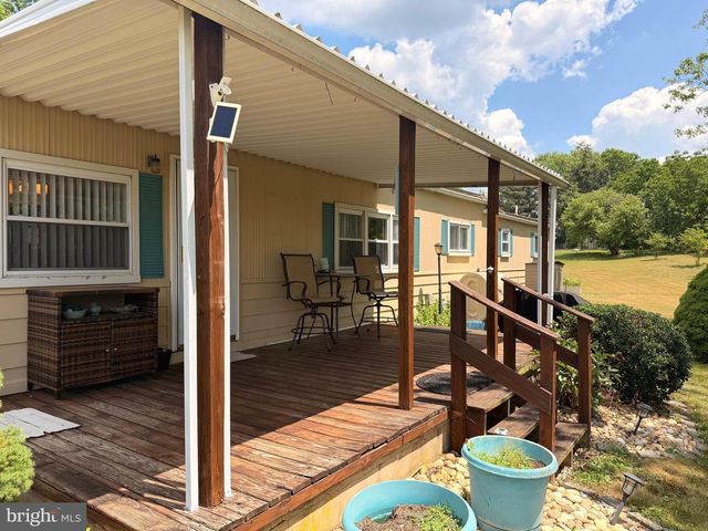 390 N CRAWFORD RD, Grantville, PA 17028
