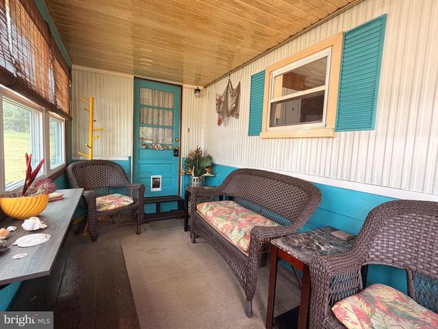 390 N CRAWFORD RD, Grantville, PA 17028