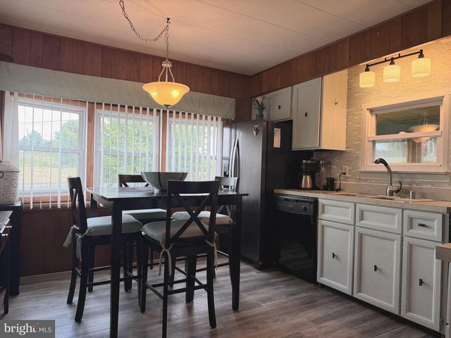 390 N CRAWFORD RD, Grantville, PA 17028