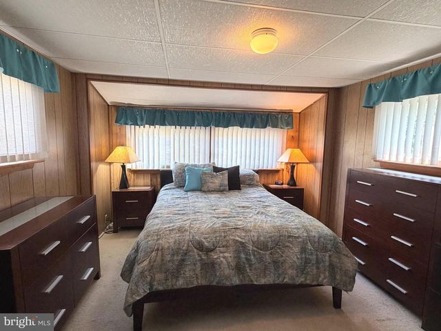 390 N CRAWFORD RD, Grantville, PA 17028