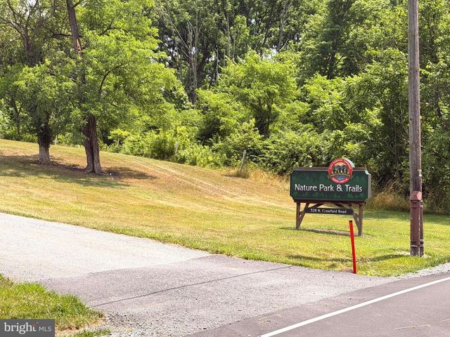 390 N CRAWFORD RD, Grantville, PA 17028