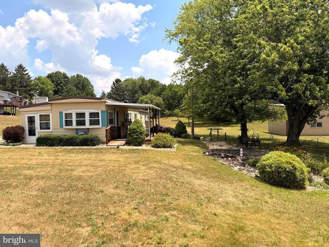 390 N CRAWFORD RD, Grantville, PA 17028