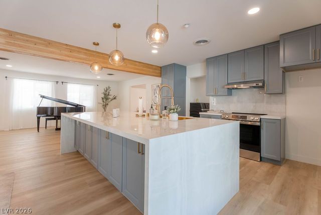 2106 West Oakey Boulevard, Las Vegas, NV 89102