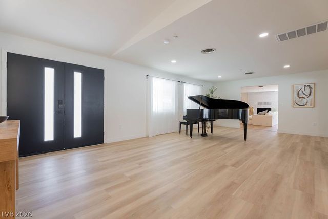 2106 West Oakey Boulevard, Las Vegas, NV 89102
