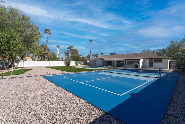 2106 West Oakey Boulevard, Las Vegas, NV 89102